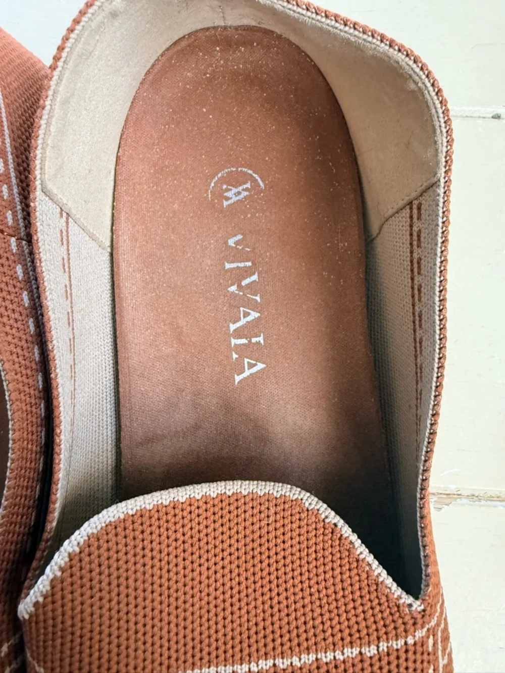 Vivala Men's Tan Slip-On Knit Loafers